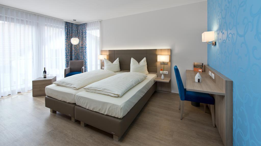 Im Klostereck Strubel-roos 3*